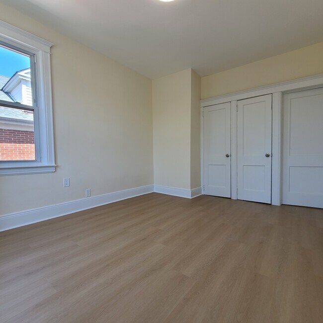 Photo - 704 79th St Unidad 2