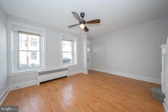 Photo - 217 Dupont St