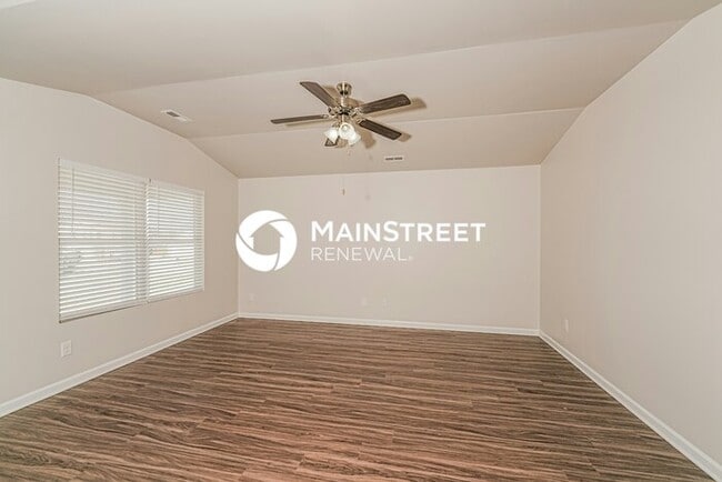 Photo - 3 Bedroom Pet-Friendly Home in MONTEVALLO, AL with Main Street Renewal