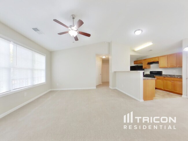 Photo - 172 Greystone Cir