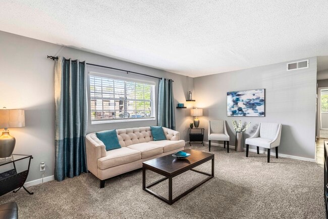 Living room - Chapel Tower - Students save up to 10%! Apartments