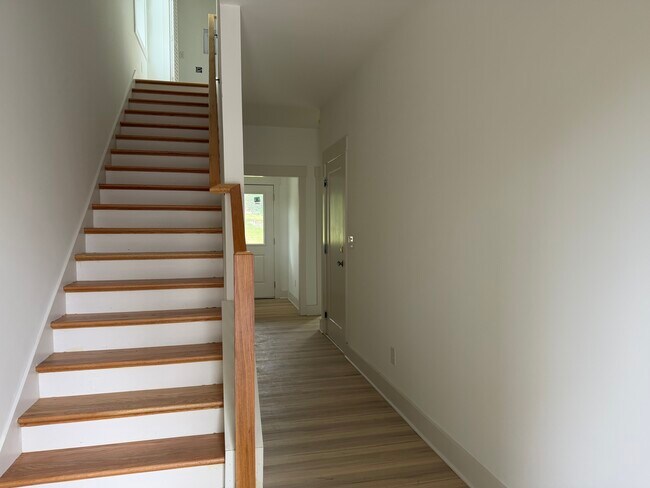 Photo - 102 Walker St Unit A