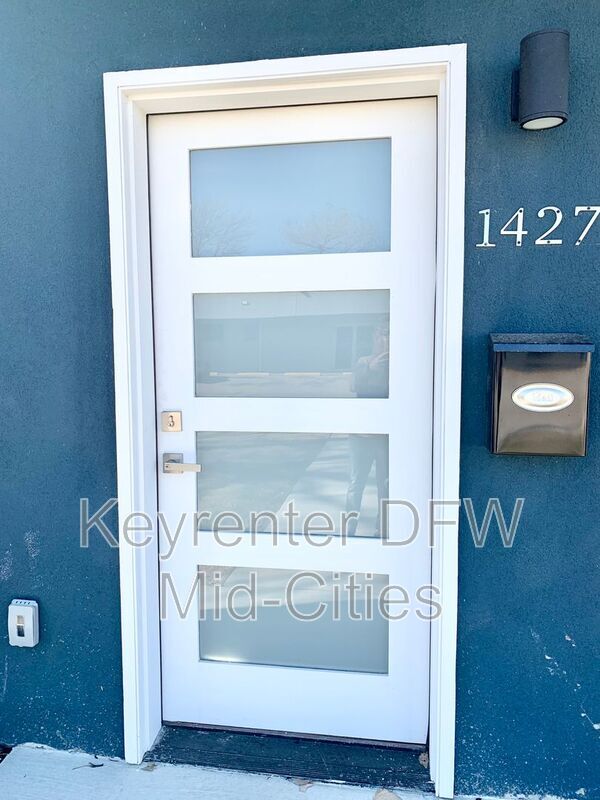 Photo - 1427 Pearson St