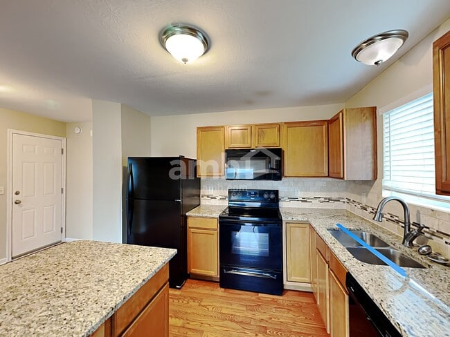 Photo - 1231 Candora St