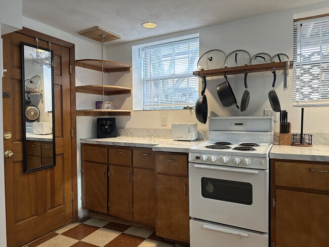 Building Photo - 92 Sciarappa St Unit B