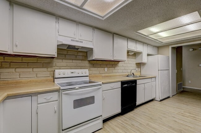 Photo - Spacious 3 bedroom house in Norman