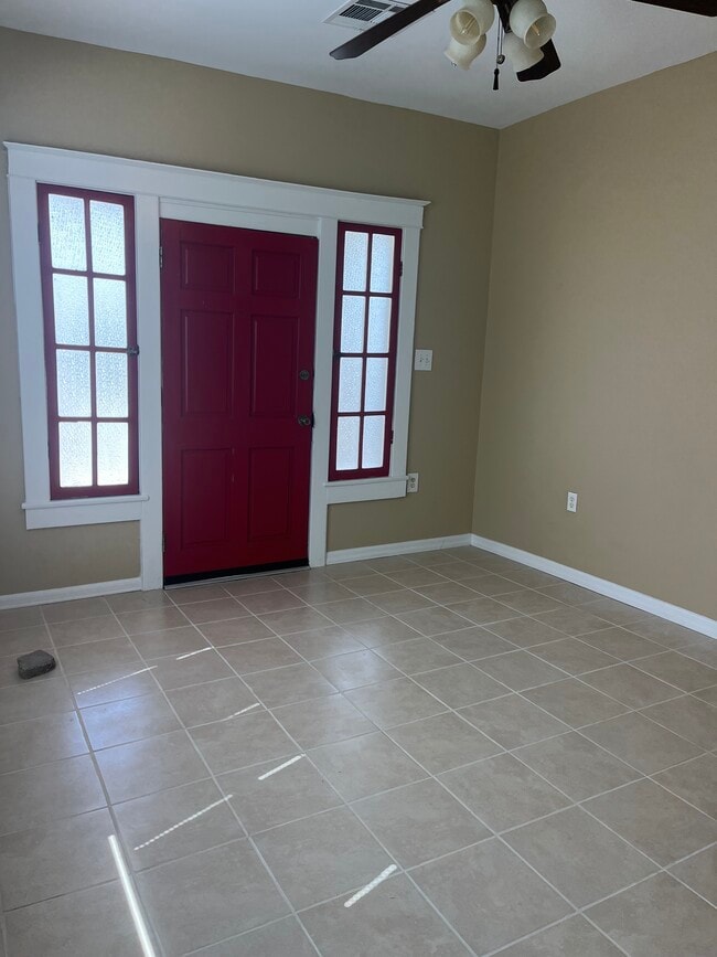 Photo - 5643 Charles Pl