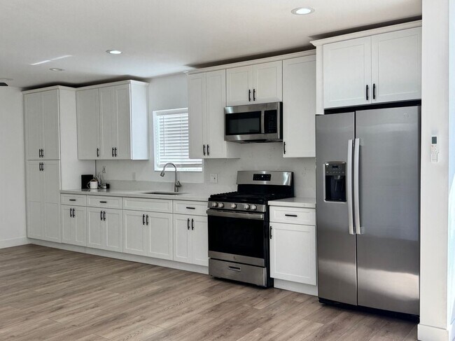 Photo - 5773 Angela Ave