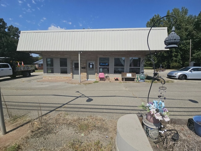 Building Photo - 16195 Highland Dr Rental