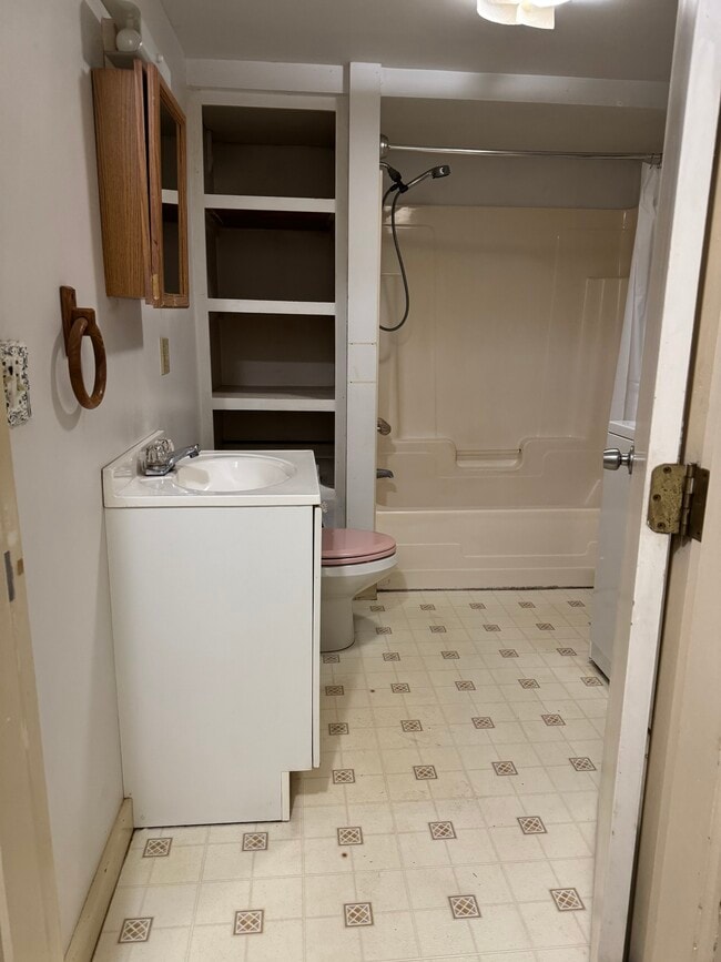 Photo - 908 Hallowell Litchfield Rd Unit Apt. 2