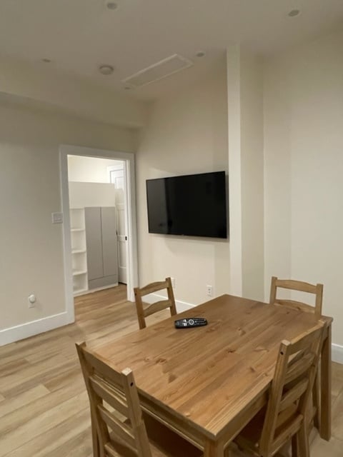 Building Photo - 8717-8110 110 St NW Unit BSMT