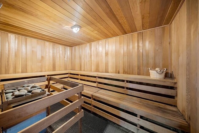 Photo - 901 Abernathy Rd NE