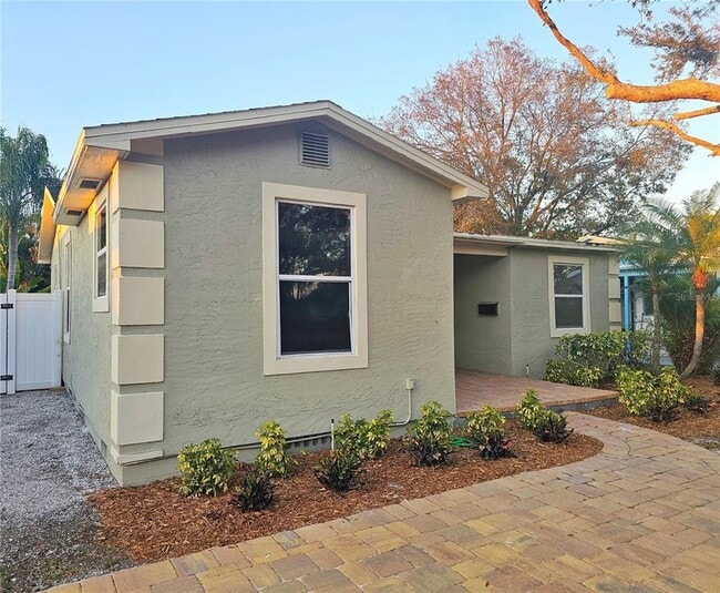 Photo - 5610 Kelly Dr N