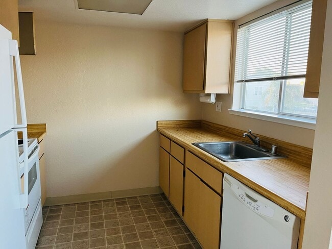 Photo - Nice and Cozy Upstairs Triplex Unit Unit 8947