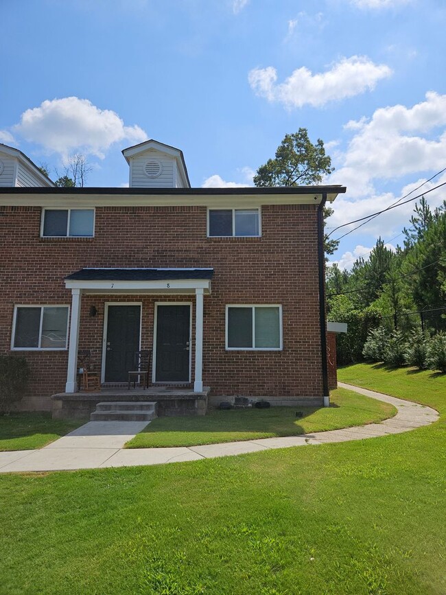Gated Community Near Collier Park - Gated Community Near Collier Park Apartment Unit N7