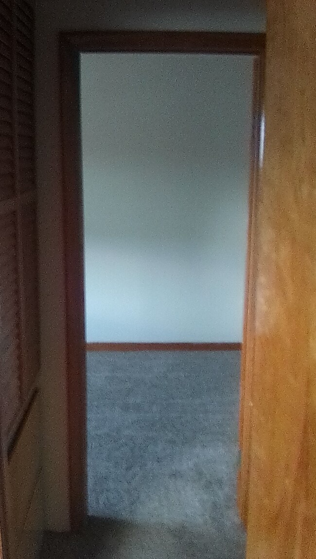 663 court st Unidad 2 upstairs apartment
