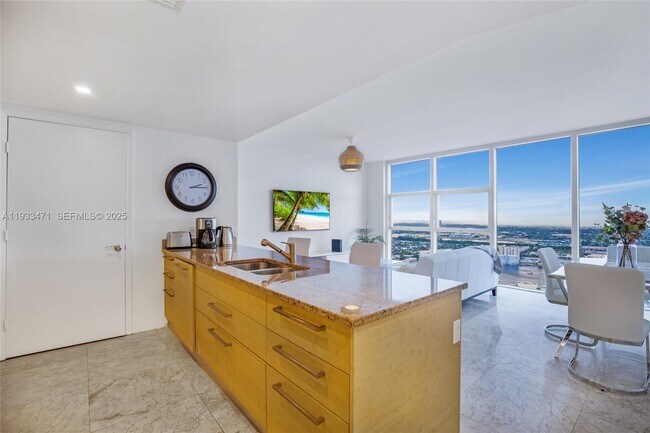 Photo - 1830 S Ocean Dr Unidad 4707