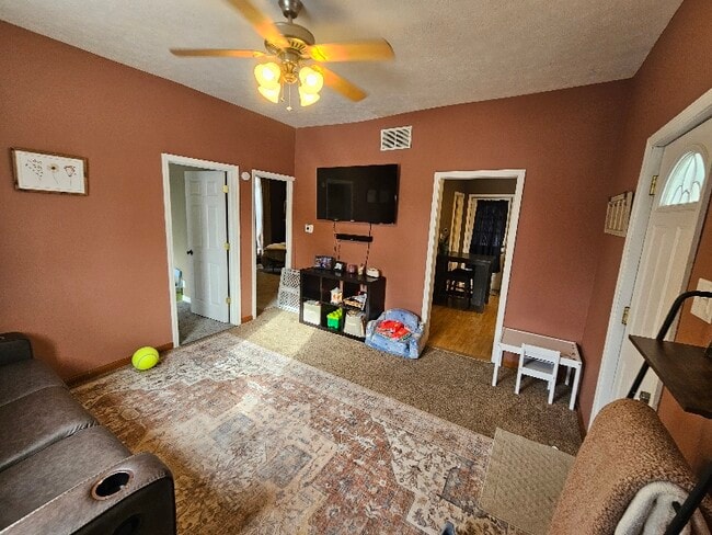 Photo - 307 W Clem St