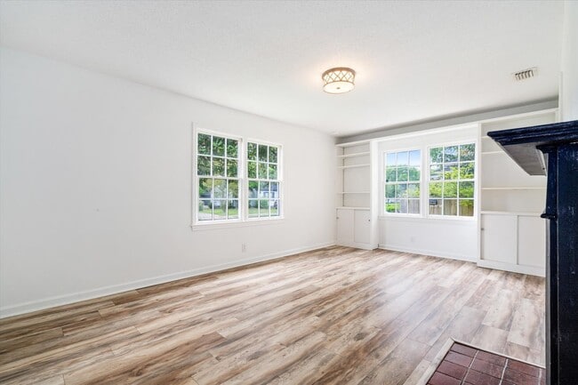 Photo - MIDTOWN COTTAGE
