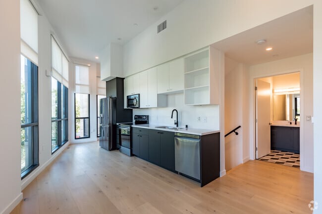 1BR, 1BA Kitchen