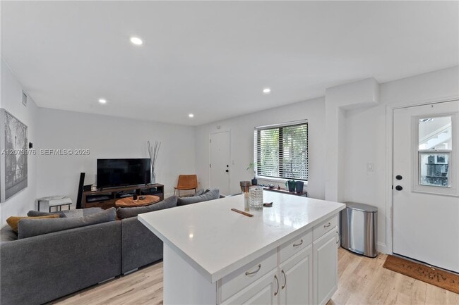 Photo - 3242 Mary St Unit S311