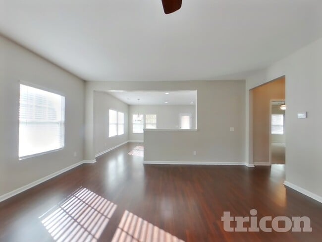 Photo - 3301 Pikes Peak Dr