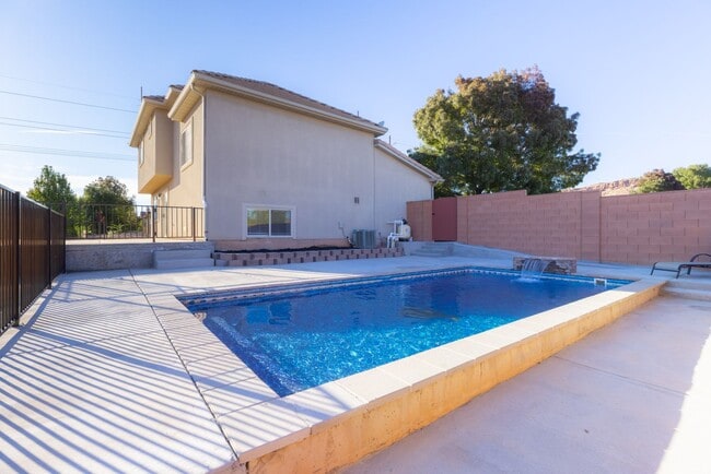 Photo - Darling home in desirable Little Valley with a PRIVATE POOL!