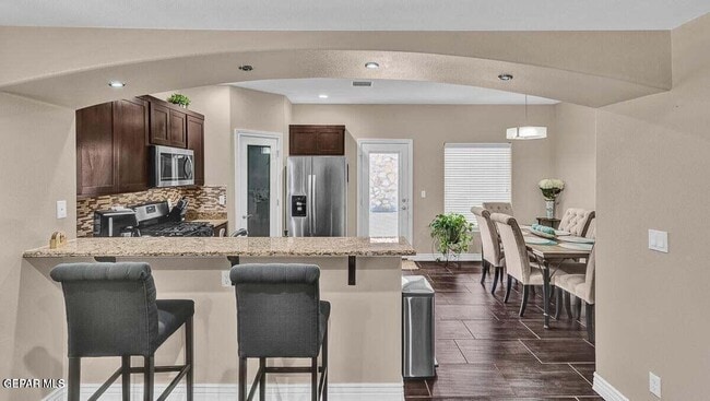 Photo - 172 N Manzanita Dr