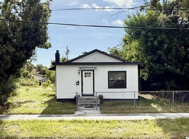 Building Photo - 1426 40th St S Rental