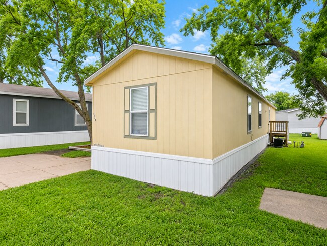 Photo - 1308 W Plum St