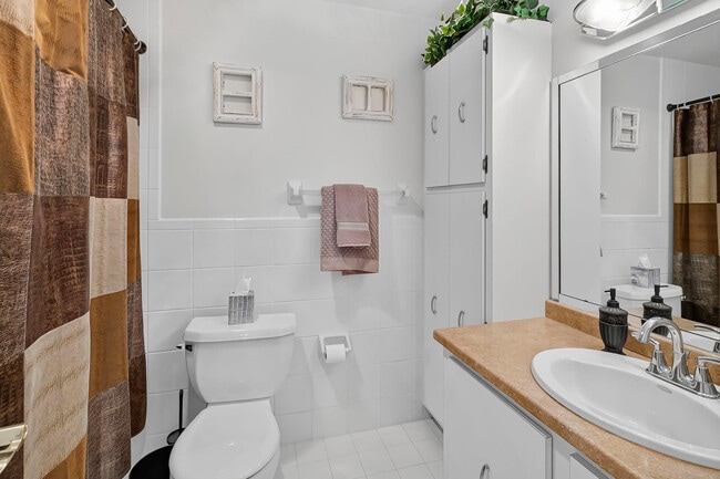 Photo - 13765 Flora Pl Unidad F