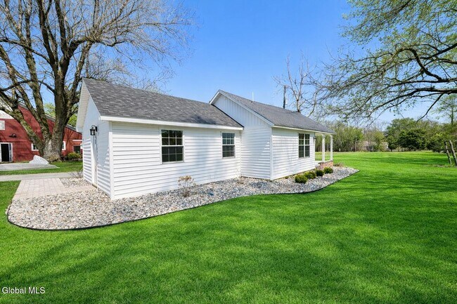 Photo - 675 Mac Elroy Rd