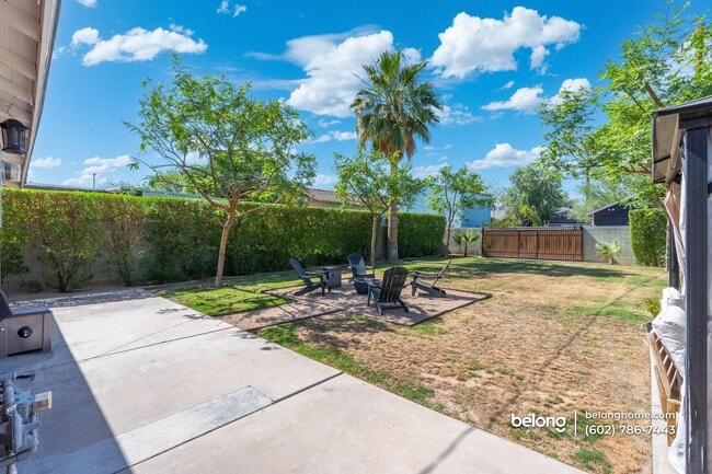 Photo - 1136 E Almeria Rd