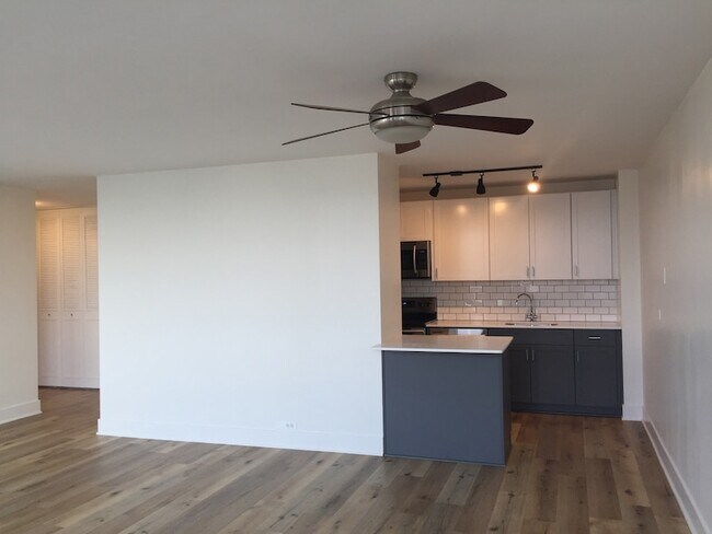 Photo - 4250 N Marine Dr Unit 2406