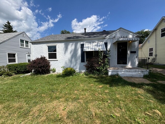 Building Photo - Beautiful 2 bedroom 1 bath