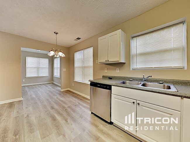 Photo - 915 Riley Farm Ln