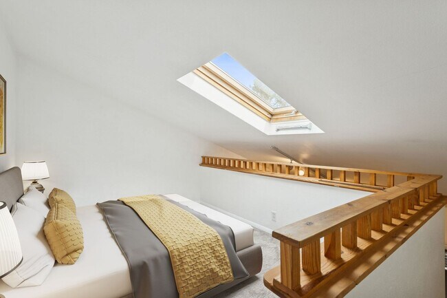 Photo - Downtown! Gorgeous Top Floor Unfurnished Studio