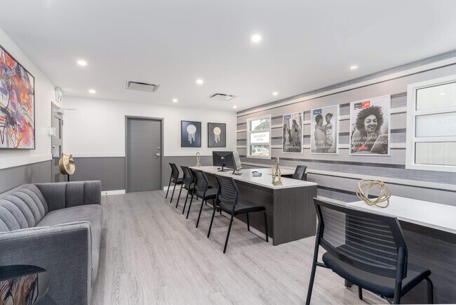 Photo - Greentree Village