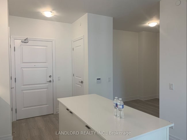 Photo - 36 Elm Dr W Unité 703