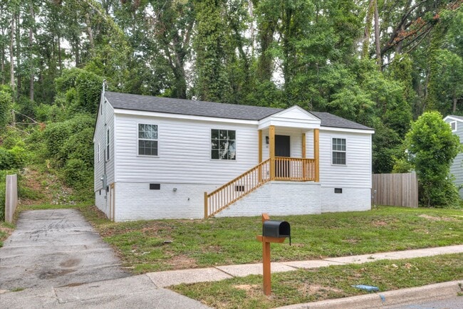 Photo - 655 Seymour Dr