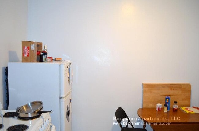 Building Photo - 1375 Commonwealth Ave Unit 10