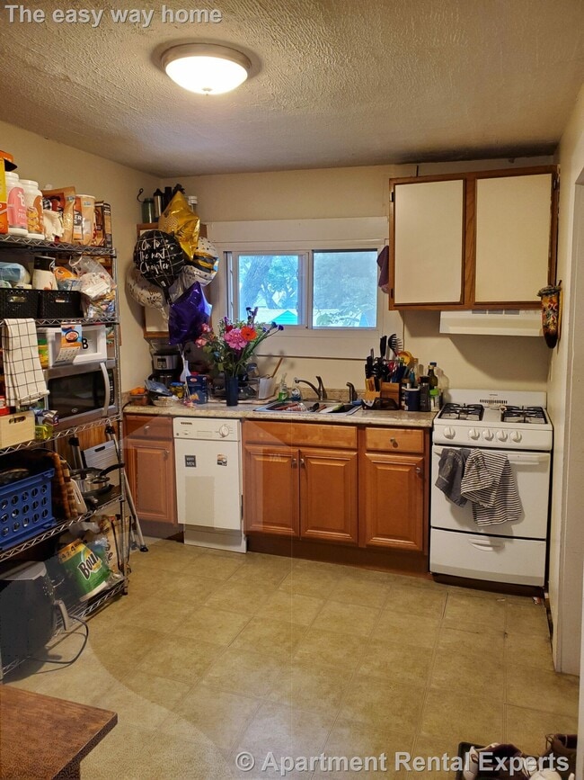 17 Bay St Unit 3L