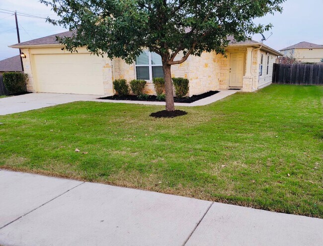 Photo - 103 Frio River Trl