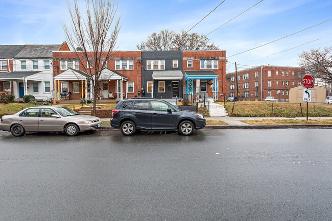 Photo - 68 Farragut Pl NW Townhome