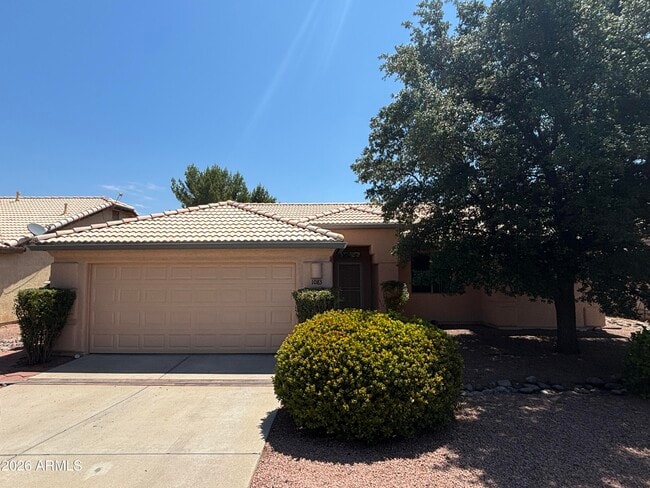 Building Photo - 1083 S Viejo Dr