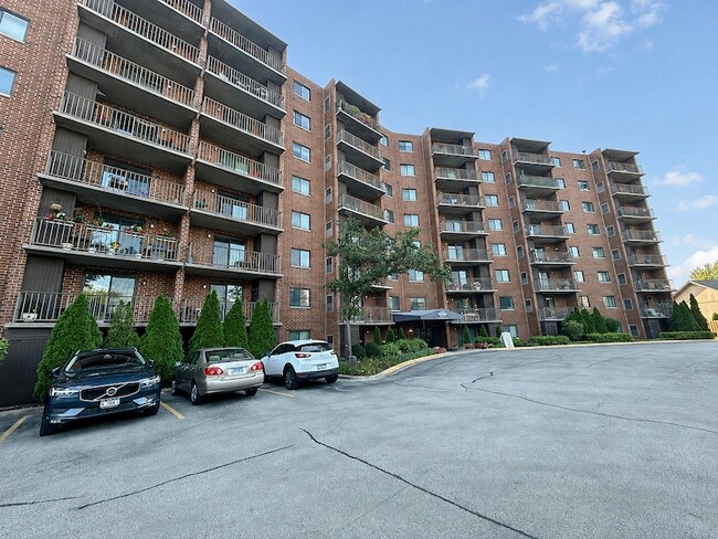 Photo - 1 Bloomingdale Pl Unit 606