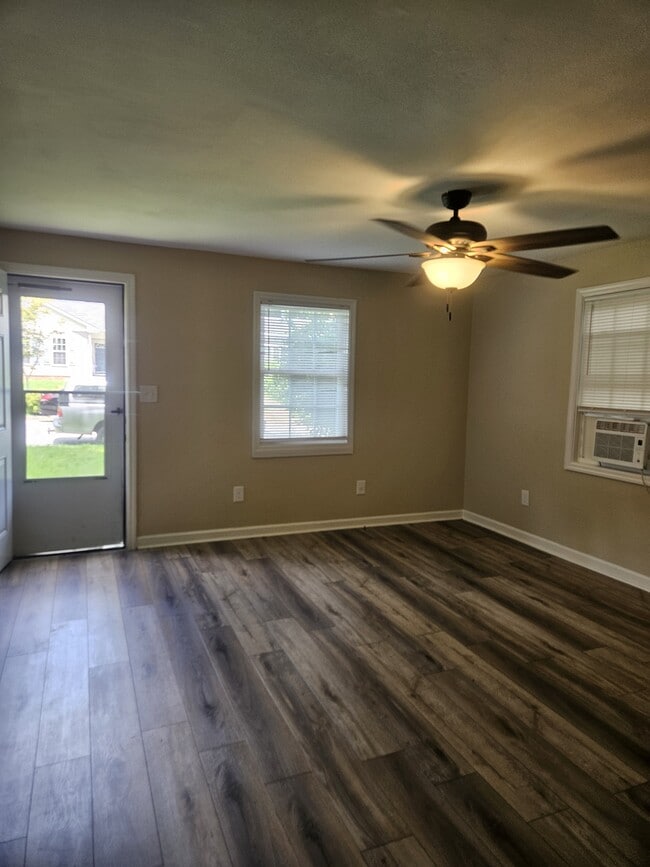 Photo - 1804 Larkin St