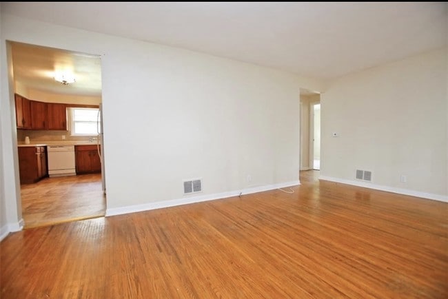 Photo - 185 Hildegarde Rd