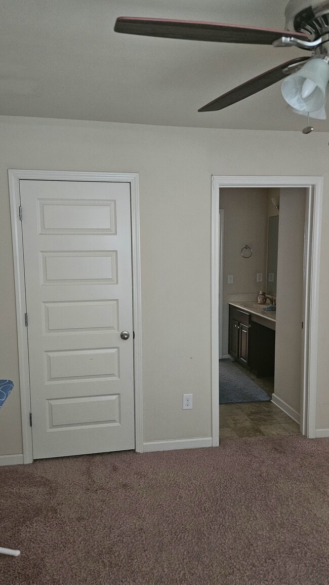 Photo - 257 Misty Grove Dr Unit Bedroom