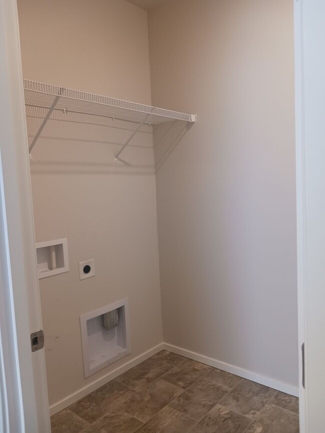 Photo - HALF OFF Octobers MONTH'S RENT Beautiful 2...